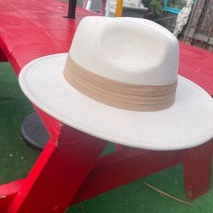 Adjustable womens hat